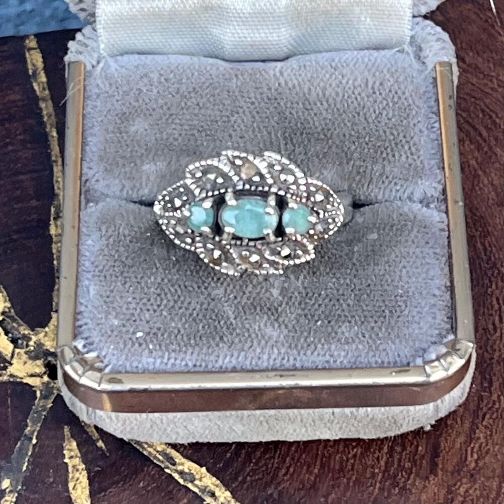 Vintage Marcasite Ring with Emerald in Size 6 8 3/4 sterling silver